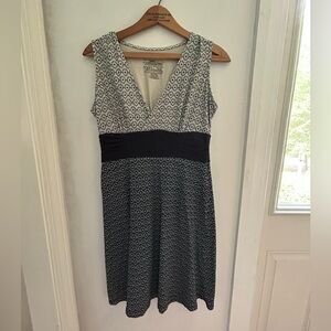 Patagonia size SM organic cotton dress. V neck/crossover neck. Ruching each side